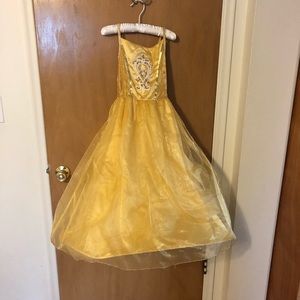 Yellow dress up dress with circle skirt and gloves